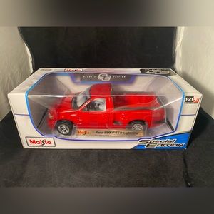 Maisto Ford SVT F-150 Lightning Model Truck Special Edition